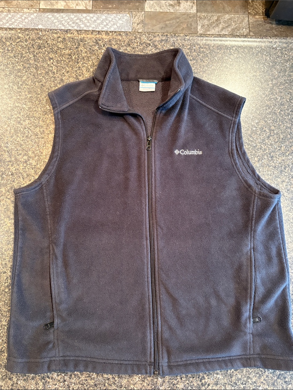 Columbia Men’s black Fleece Vest - Full Zip